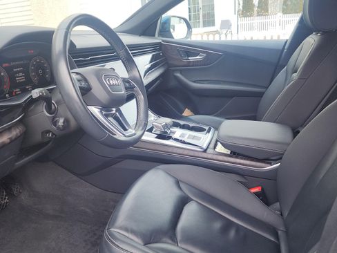 Used 2021 Audi Q8 Premium w/ Convenience Package image 9