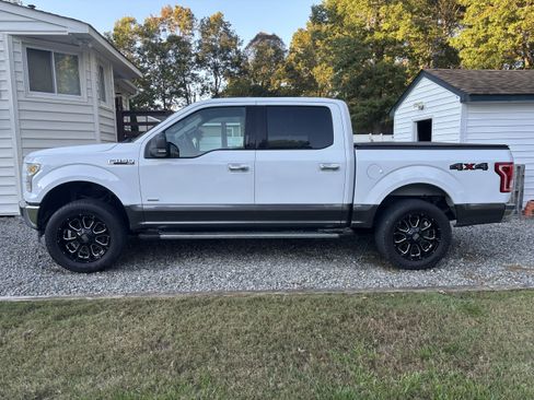 Used 2016 Ford F150 XLT w/ Equipment Group 302A Luxury image 5