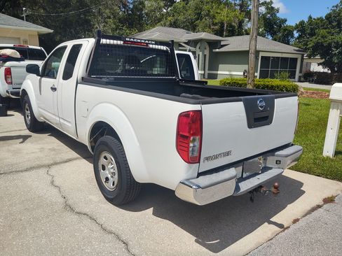 Used 2010 Nissan Frontier XE w/ XE Preferred Pkg image 17
