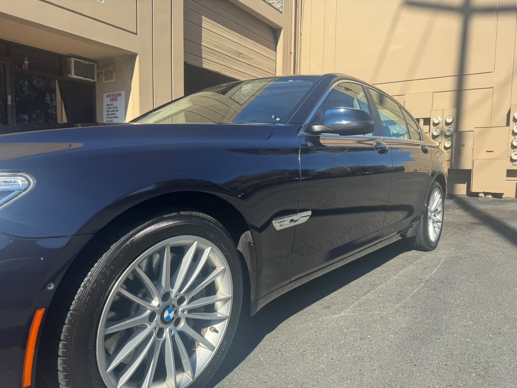 Used 2015 BMW 750i RWD image 11