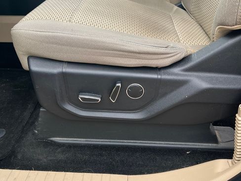 Used 2015 Ford F150 XLT w/ Equipment Group 302A Luxury image 18