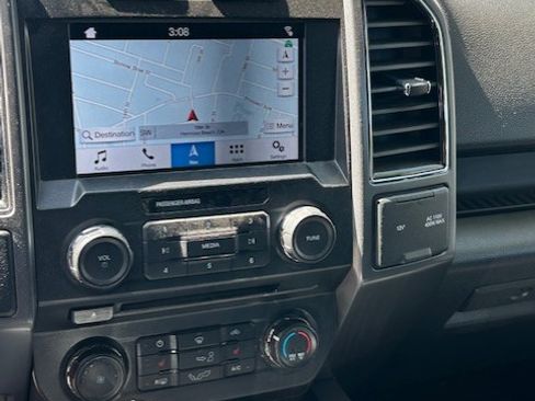 Used 2018 Ford F150 XLT w/ Equipment Group 302A Luxury image 11