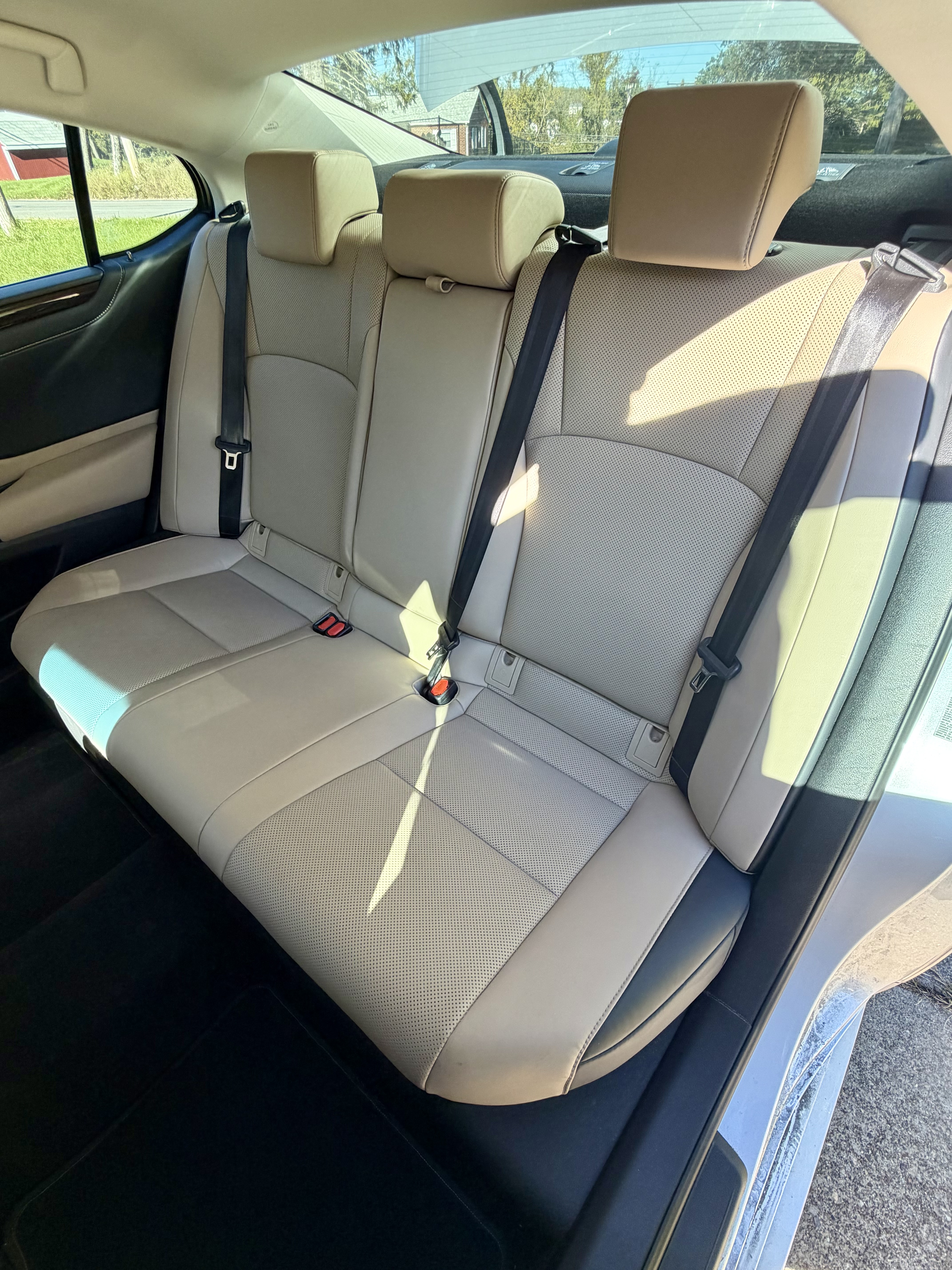 Used 2019 Lexus ES 300h FWD image 10