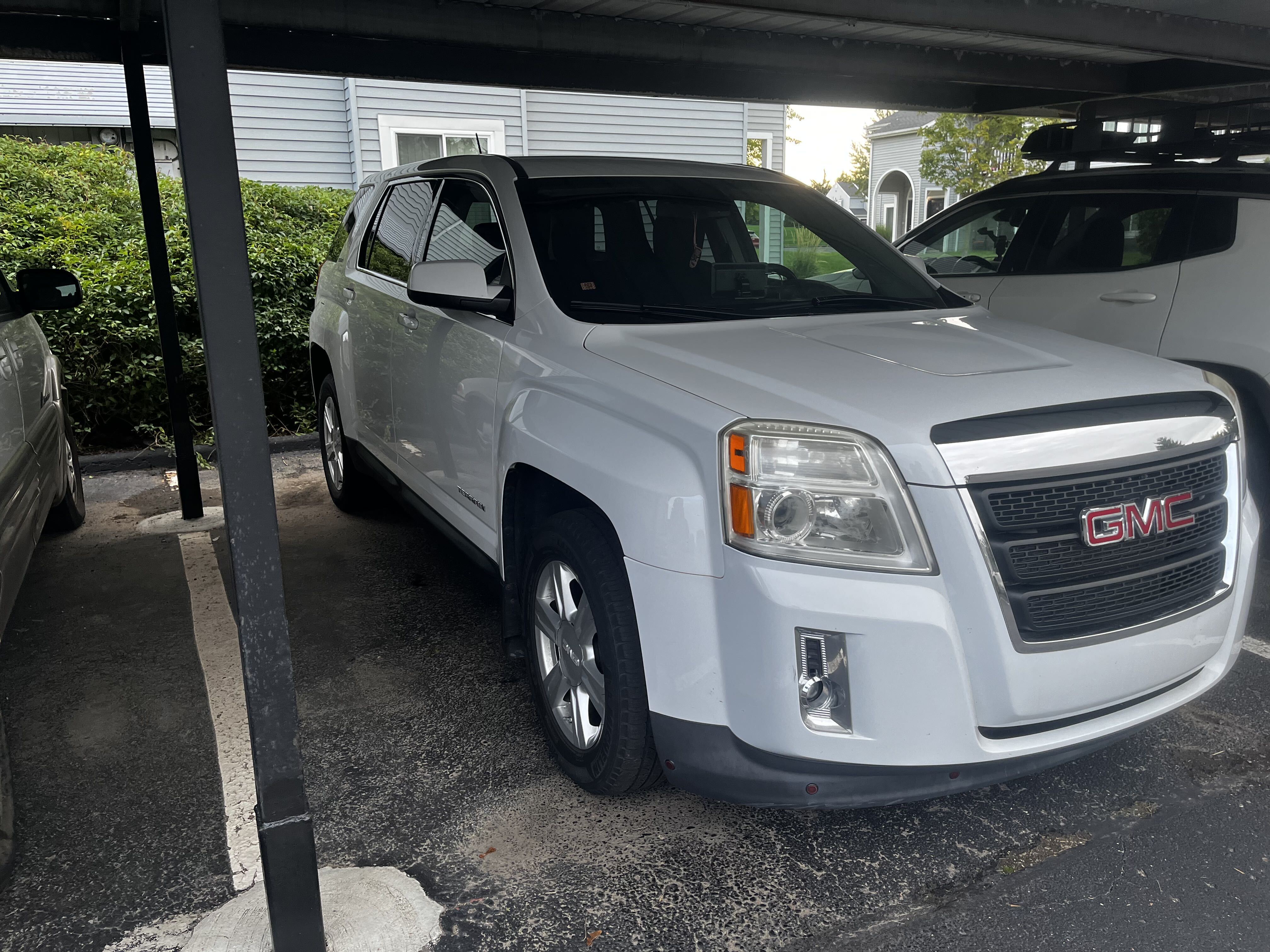 Used 2015 GMC Terrain SLE AWD/4WD image 2