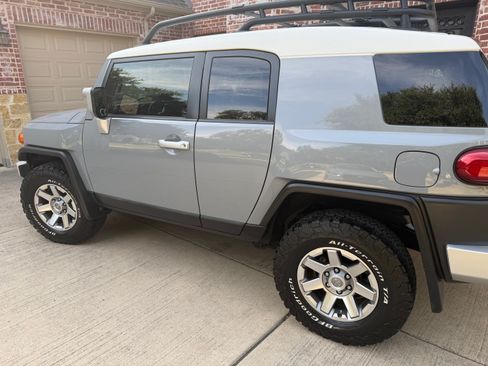 Used 2014 Toyota FJ Cruiser 4WD w/ Convenience Package image 6