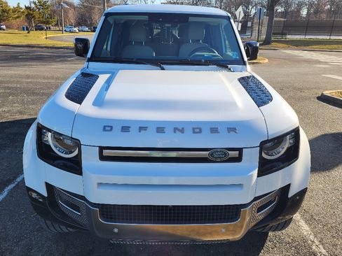 Used 2023 Land Rover Defender 130 S image 2