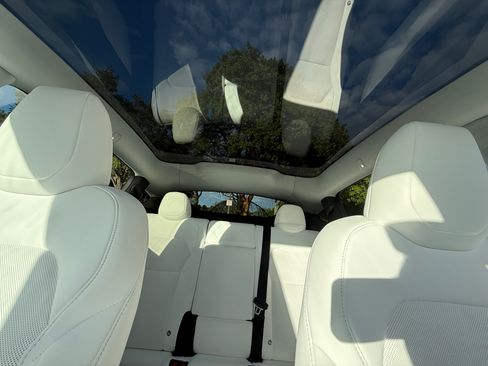 Used 2026 Tesla Model Y Long Range image 12