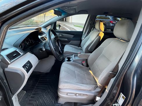 Used 2016 Honda Odyssey EX image 12