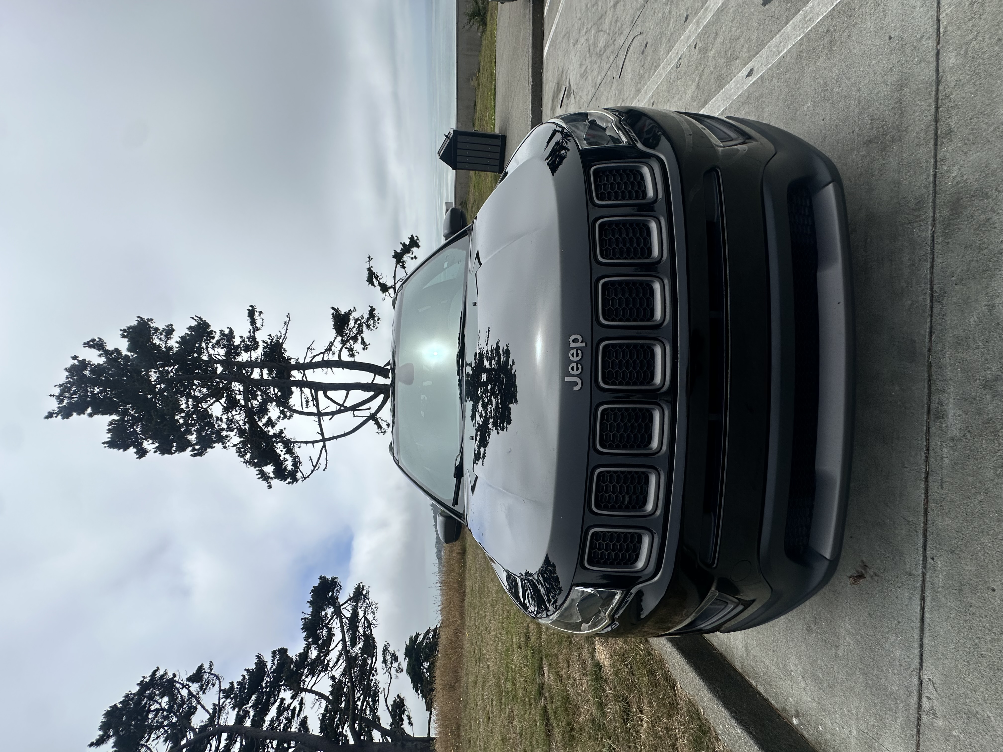 Used 2021 Jeep Compass Latitude FWD image 1