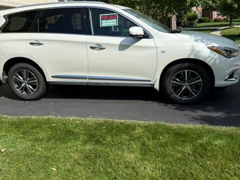 Used 2019 INFINITI QX60 Luxe w/ Essential Package AWD/4WD image 4