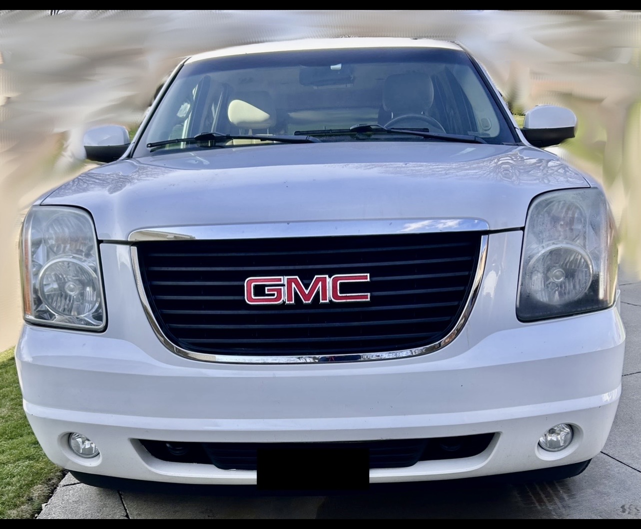 Used 2012 GMC Yukon XL SLT w/ SLT-2 Equipment Package AWD/4WD image 2