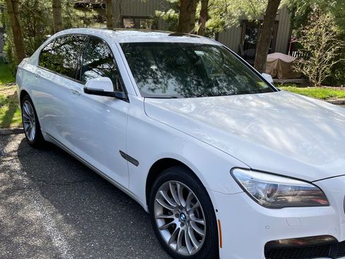 Used 2014 BMW 750Li xDrive image 1