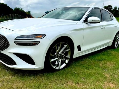 Used 2022 Genesis G70 2.0T RWD image 1