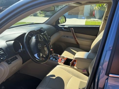 Used 2013 Toyota Highlander Limited AWD/4WD image 12