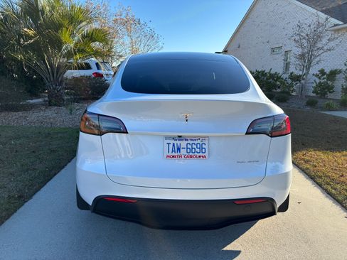 Used 2023 Tesla Model Y Long Range image 2