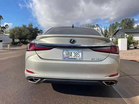 Used 2019 Lexus ES 350 Ultra Luxury image 4