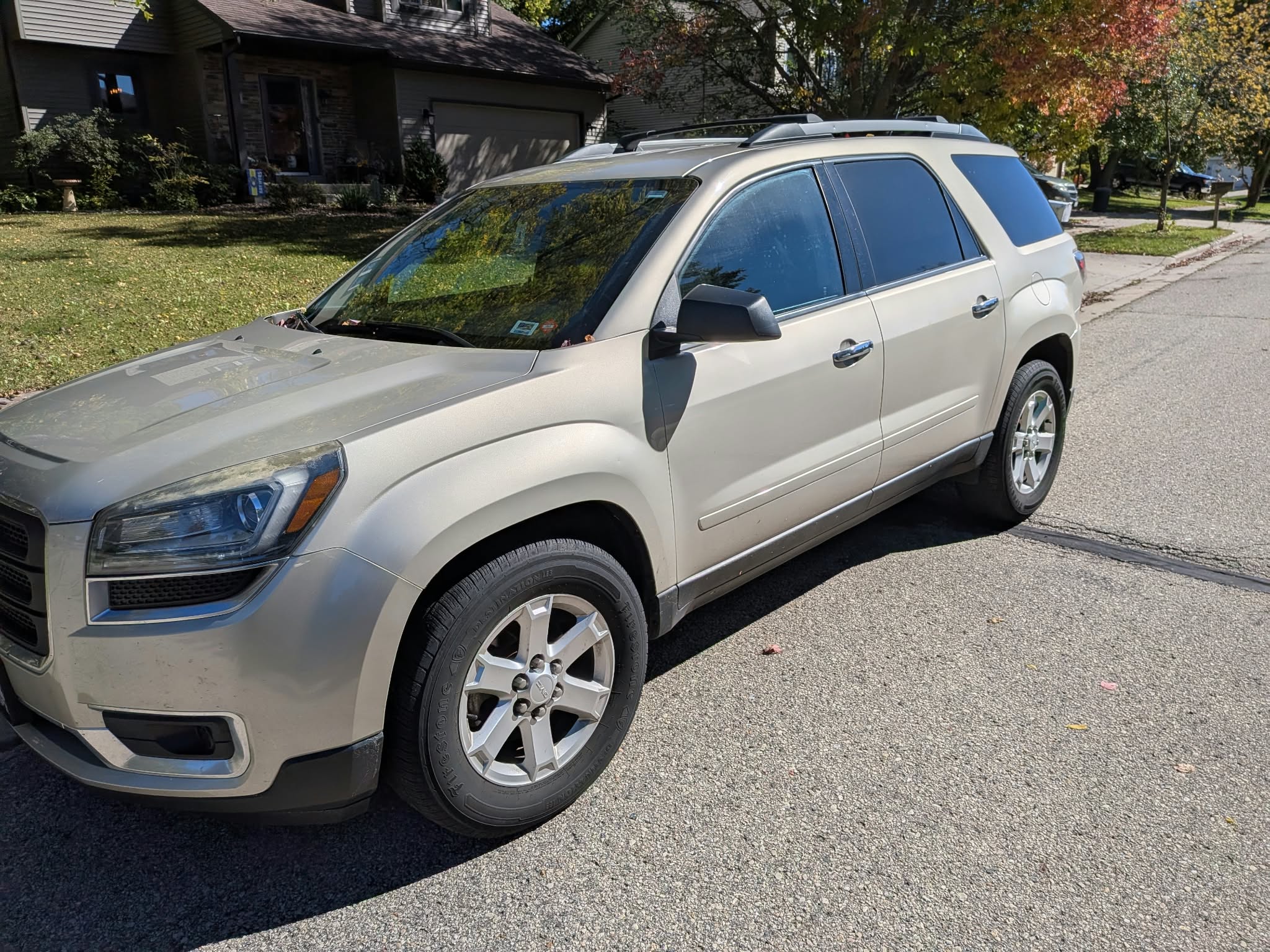 Used 2015 GMC Acadia SLE AWD/4WD image 2