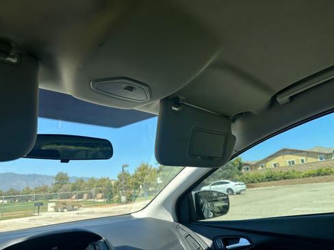 Used 2018 Ford Focus SE image 17