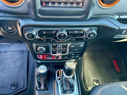 Used 2020 Jeep Gladiator Mojave w/ Trailer Tow Package image 14