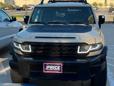 Used 2010 Toyota FJ Cruiser 4WD image 6