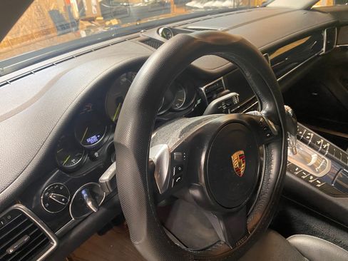 Used 2015 Porsche Panamera S RWD image 6