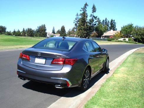 Used 2018 Acura TLX V6 FWD image 9