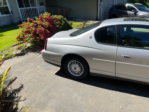 Used 2000 Chevrolet Monte Carlo LS w/ Preferred Equipment Group 1 FWD image 4