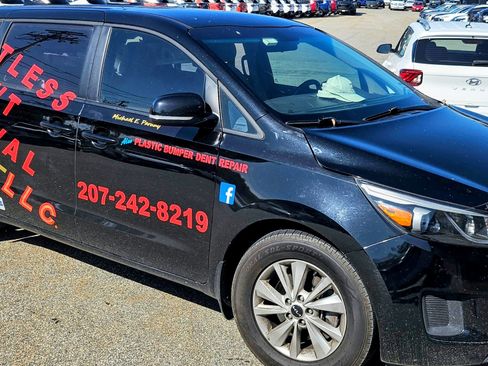 Used 2018 Kia Sedona L image 1