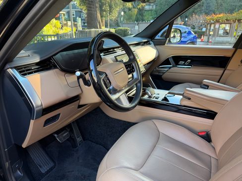 Used 2024 Land Rover Range Rover Autobiography image 12