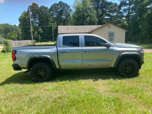 Used 2025 Chevrolet Colorado Trail Boss AWD/4WD image 8