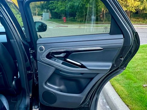 Used 2020 Land Rover Range Rover Evoque S image 10