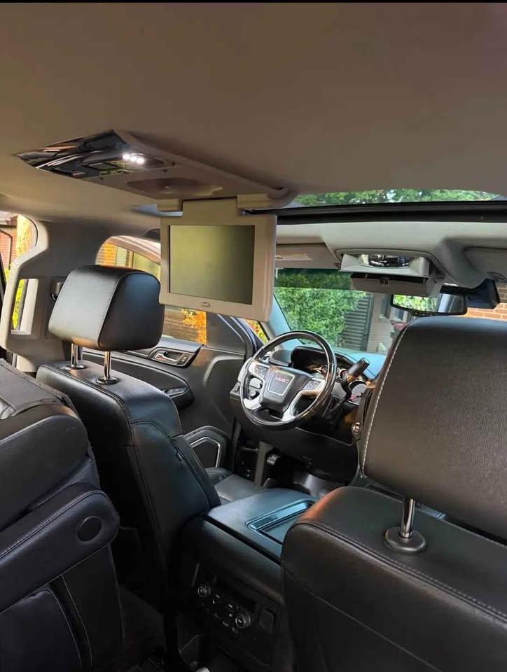 Used 2018 GMC Yukon SLT w/ Premium Edition AWD/4WD image 4