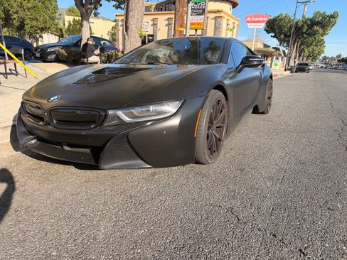 Used 2014 BMW i8 image 4