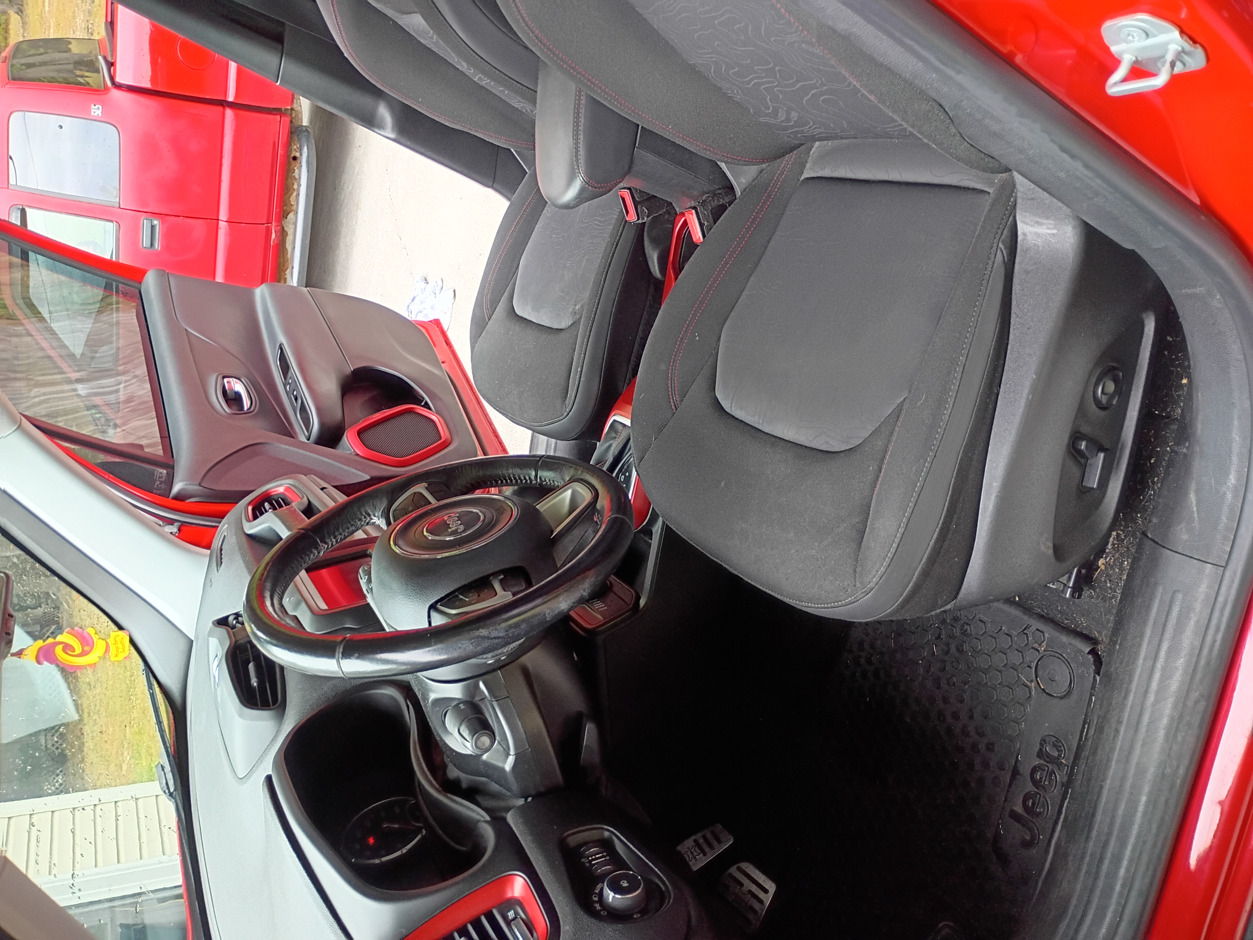 Used 2018 Jeep Renegade Trailhawk w/ Cold Weather Group II AWD/4WD image 8