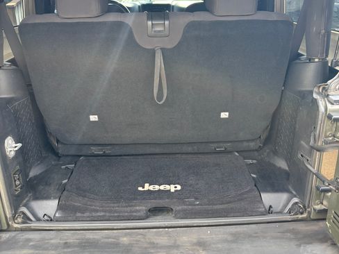 Used 2015 Jeep Wrangler Sport AWD/4WD image 16