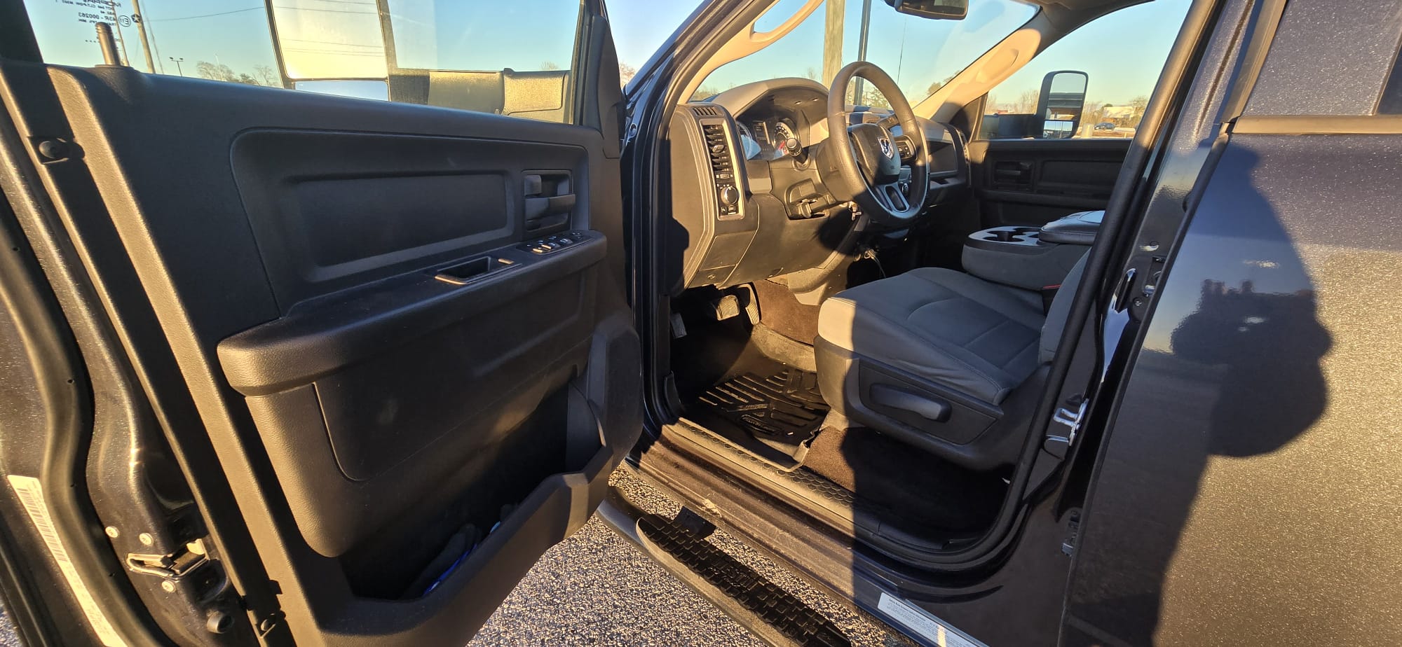 Used 2018 RAM 3500 Tradesman w/ Popular Equipment Group RWD image 21