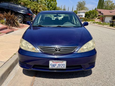 Used 2005 Toyota Camry LE FWD image 4