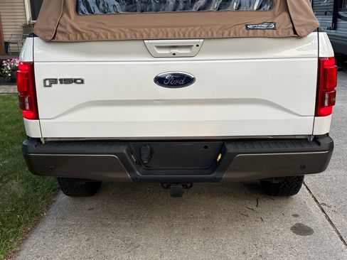 Used 2015 Ford F150 Lariat w/ Equipment Group 501A Mid AWD/4WD image 5