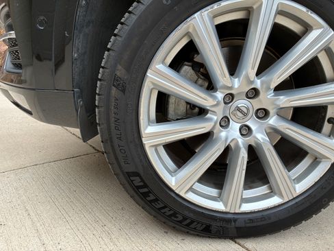 Used 2018 Volvo XC90 T6 Inscription w/ Convenience Package AWD/4WD image 2