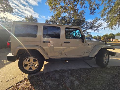 Used 2011 Jeep Wrangler Unlimited Sahara w/ Trailer Tow Group image 4