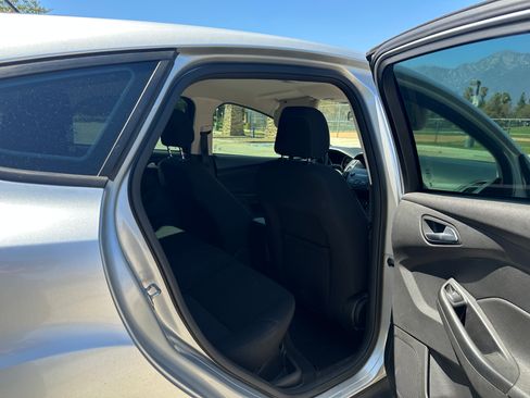 Used 2018 Ford Focus SE image 18