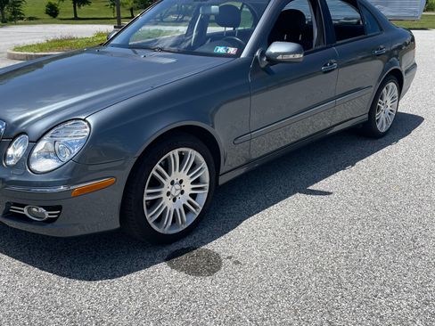 Used 2007 Mercedes-Benz E 350 4MATIC Sedan image 4