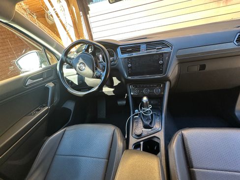 Used 2018 Volkswagen Tiguan SE w/ 3rd Row Seat Package image 10