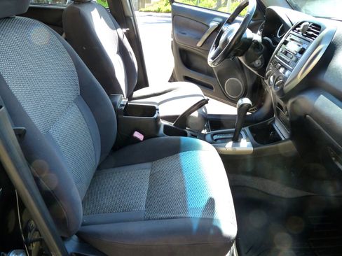 Used 2005 Toyota RAV4 2WD w/ "L" Pkg image 14