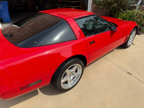 Used 1995 Chevrolet Corvette Coupe RWD image 4