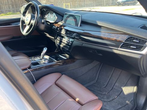 Used 2016 BMW X5 xDrive40e image 12