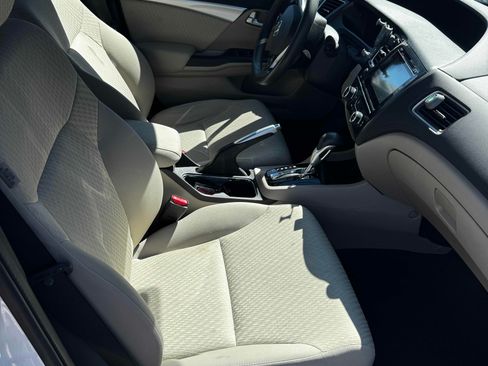 Used 2014 Honda Civic EX image 17