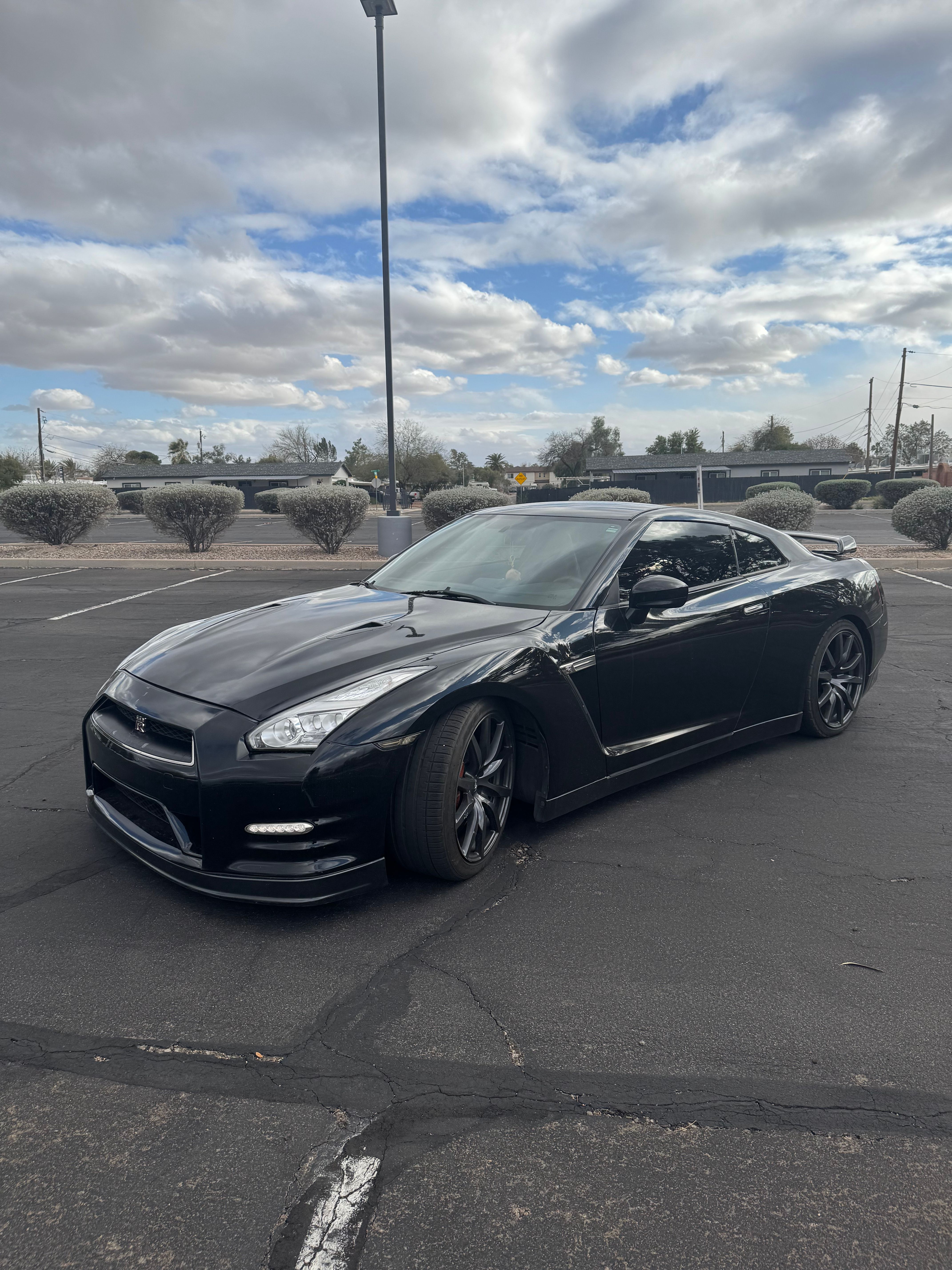 Used 2014 Nissan GT-R Premium w/ Premium Interior Package AWD/4WD image 14