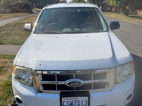Used 2009 Ford Escape XLS image 1