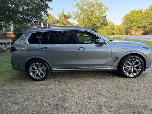 Used 2024 BMW X7 xDrive40i w/ Executive Package image 5